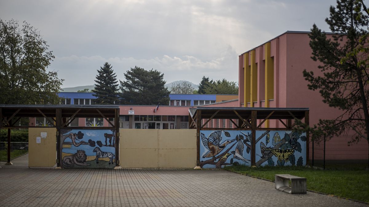 Ministerstvo chce podpořit 400 znevýhodněných škol téměř dvěma miliardami